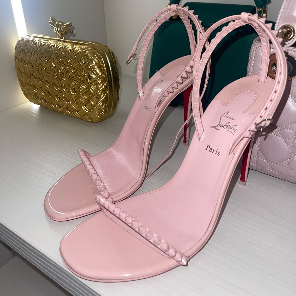 ❤️SOLD❤️Christian Louboutin “So Me” in Pink Size 40